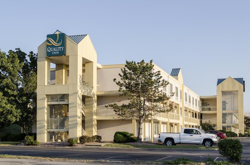 Quality Inn Merriam Kansas Exterior photo